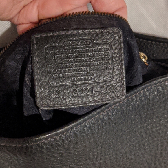 Vintage Coach black Pebbled leather shoulder bag - Picture 4 of 6